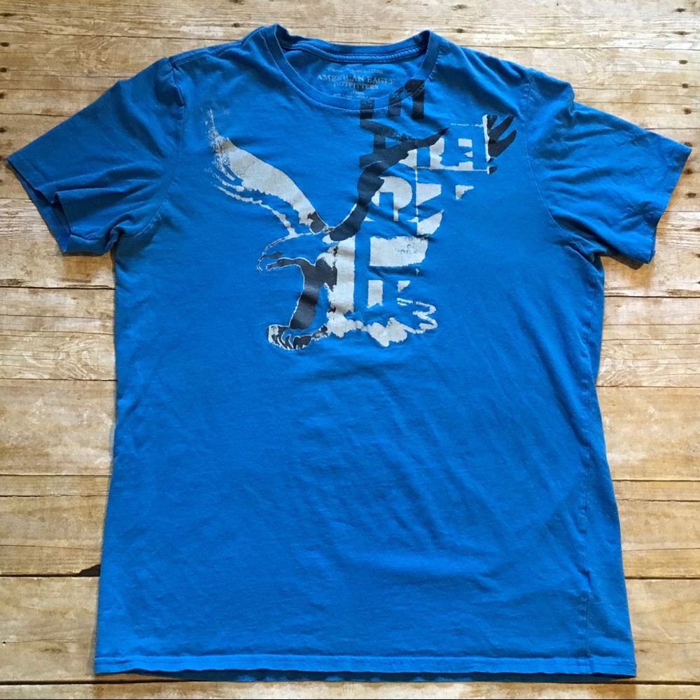 American Eagle blue tee